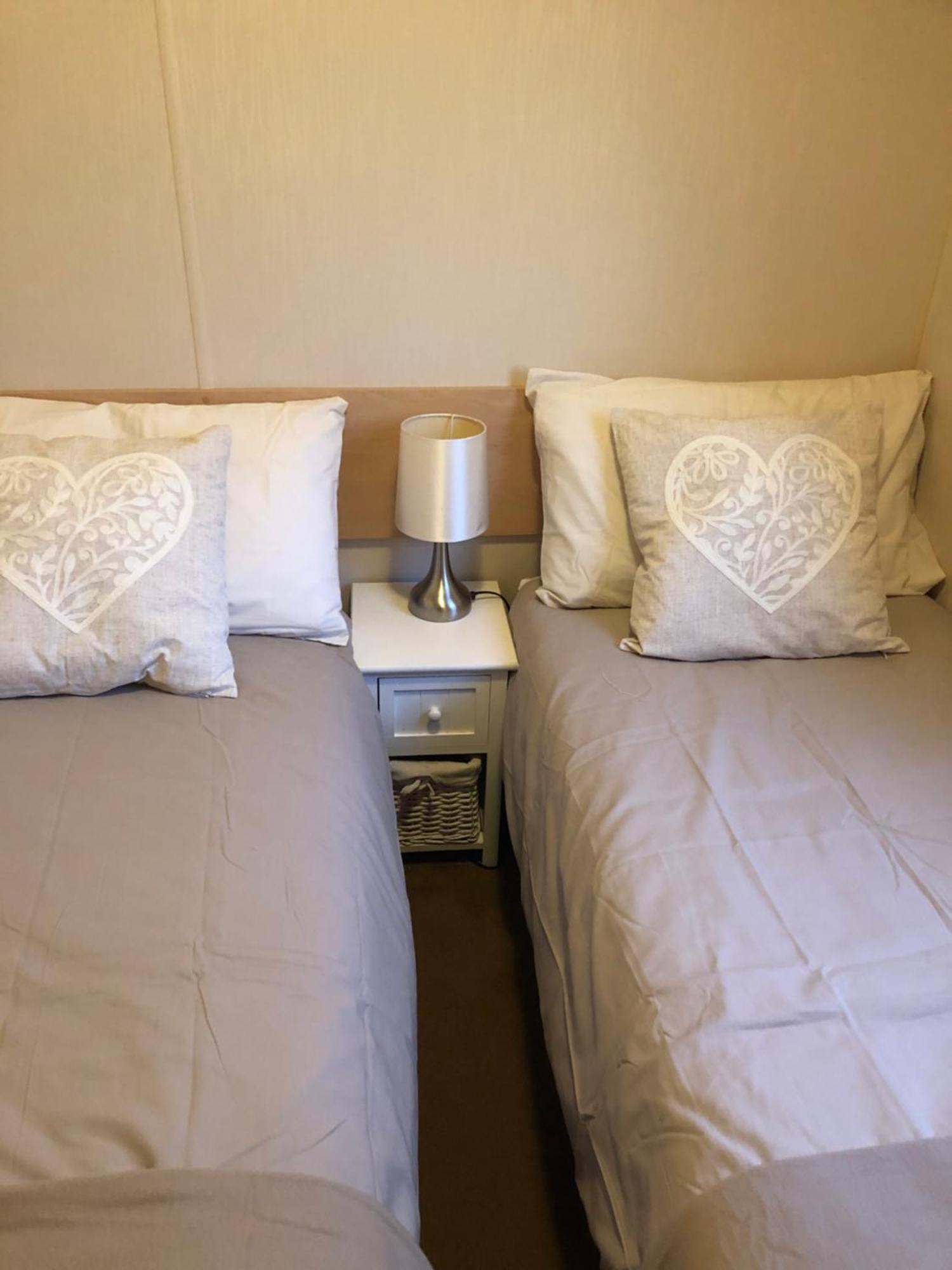 Jules Holiday Caravan Hotel Hartley ภายนอก รูปภาพ